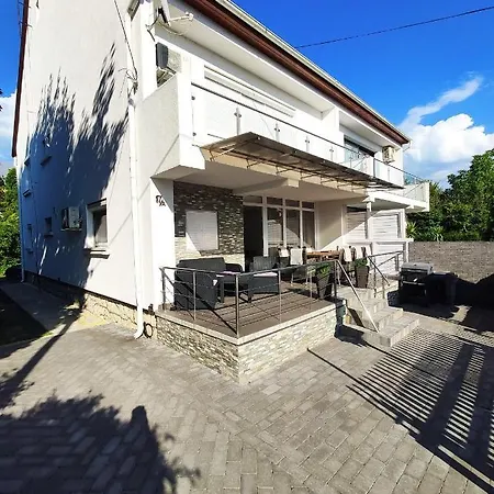 Tibor Privat Nyaralohaz Balatonfured